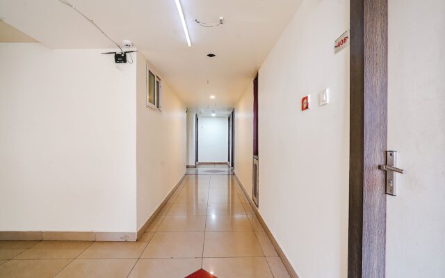 Fabhotel Golden Way