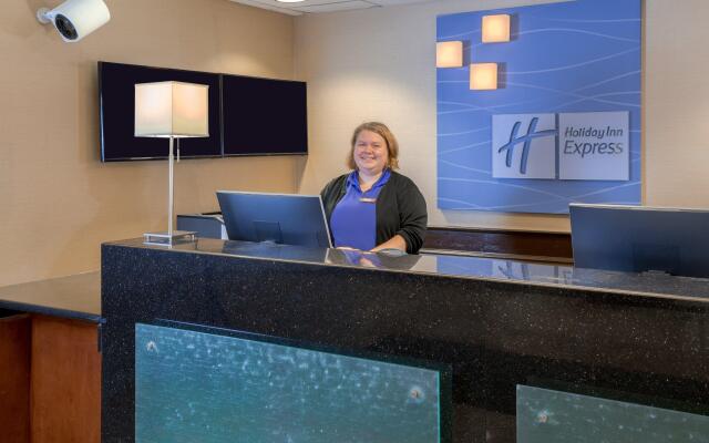 Holiday Inn Express Hotel & Suites Canton, an IHG Hotel