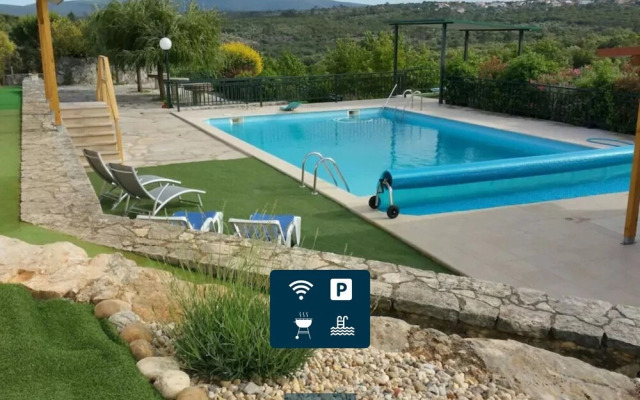 Casa com Piscina em Fátima, by Izibookings