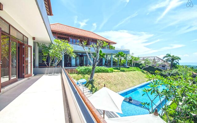 The Colonnade by Exotiq Villa Holidays