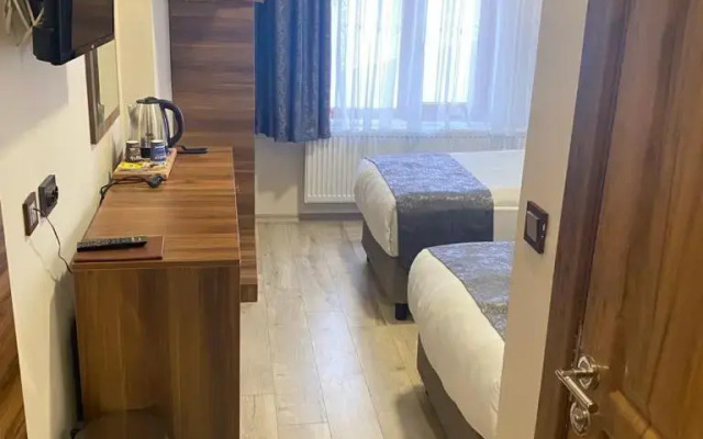 Zumrut Palas Hotel