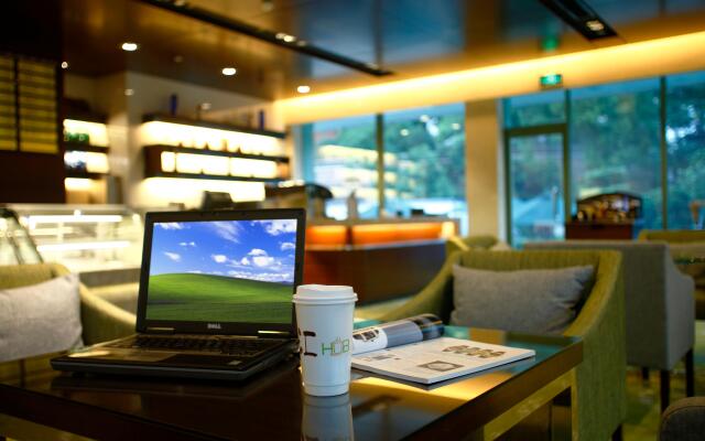 Holiday Inn Riverside Wuhan by IHG
