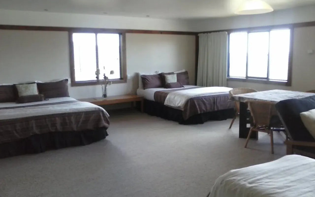 Hillside Hotel and Nature Resort
