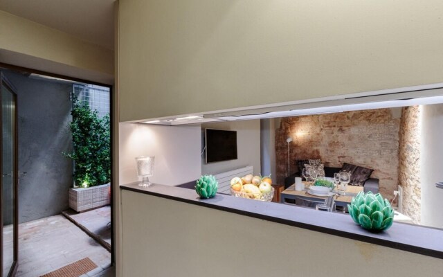 THE Smart Lucca Apartment Suite Inside the Walls