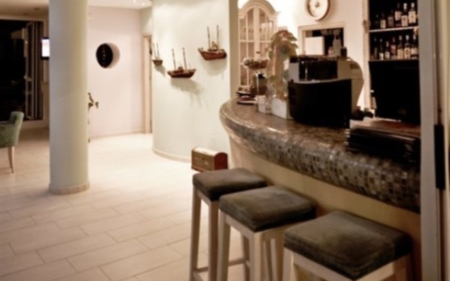 Mari Apartments