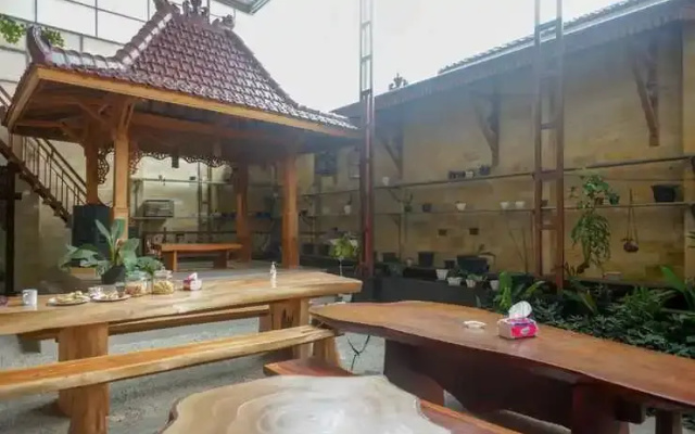 RedDoorz Syariah Near Terminal Mendolo Wonosobo 2