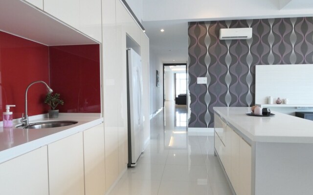 Gurney Seafront Supercondo 4b Penthouse