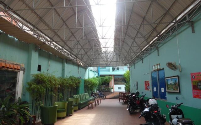 Golden Bayon Guesthouse