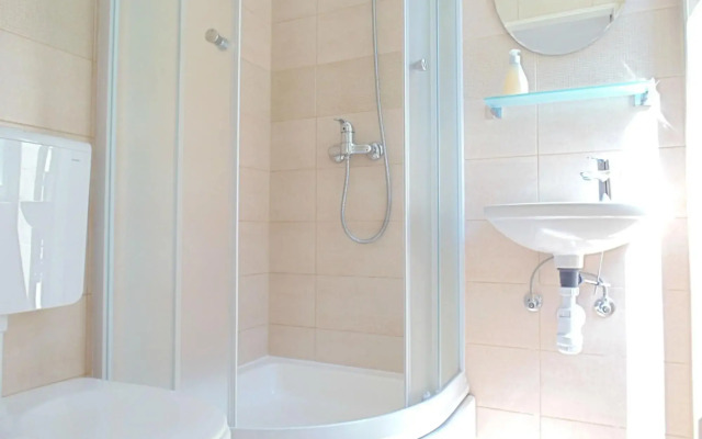 Apartments and Rooms Djanovic