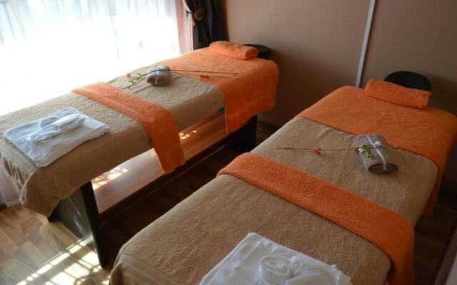 Cliffords Lodge & Spa