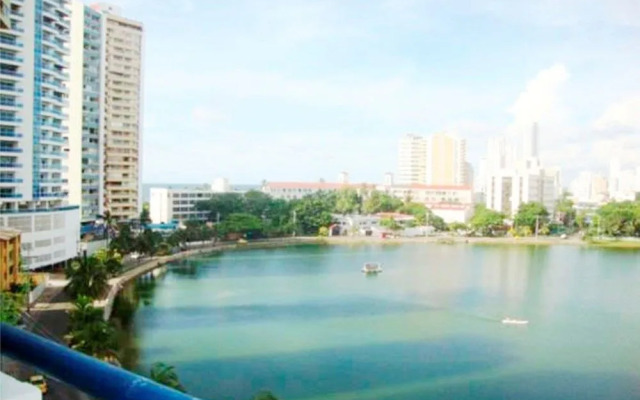 Torres del Lago Apartments