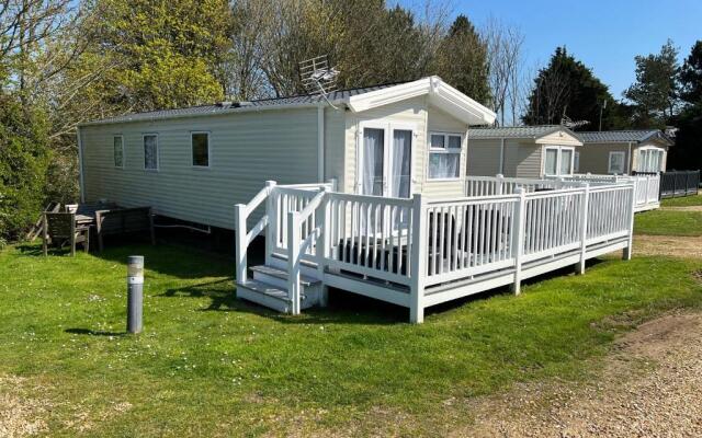 Luxury 3 Bedroom Caravan MC37, Shanklin, Isle of Wight