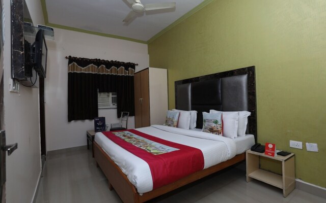 OYO 10347 Hotel Deepak