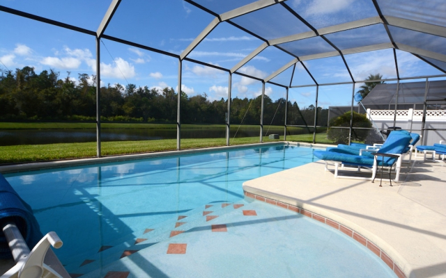 4648 5- Bdrm'Slake Views Facing Poolwater View