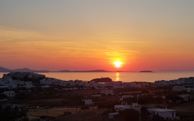 Petros Studios & Suites
