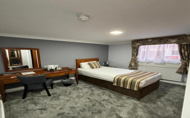 Dancenter East Midlands Airport