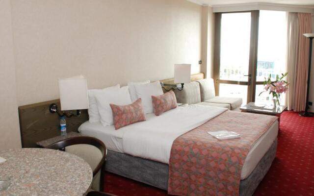 Atakoy Marina Hotel