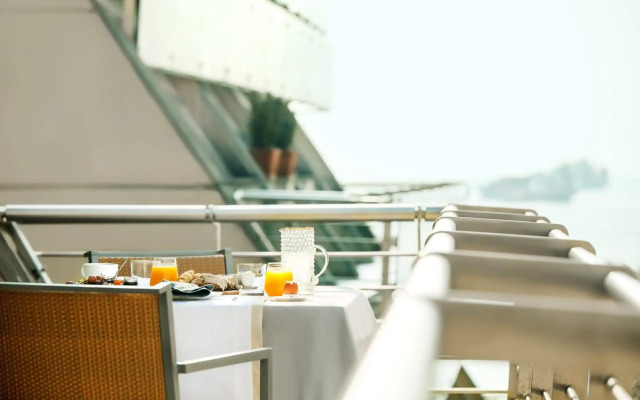Daios Luxury Living