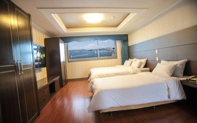 Bay Condo Hotel Tongyeong