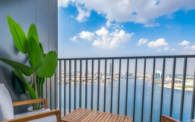 LUX  The Dubai Creek Edge Suite