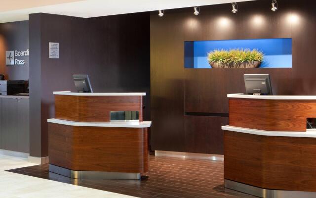 Courtyard by Marriott Dallas Addison/Quorum Drive