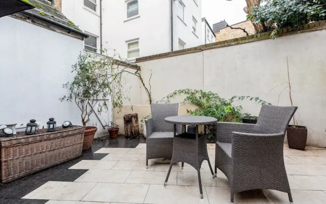 Dashing Duplex Bond Apartment WOOD