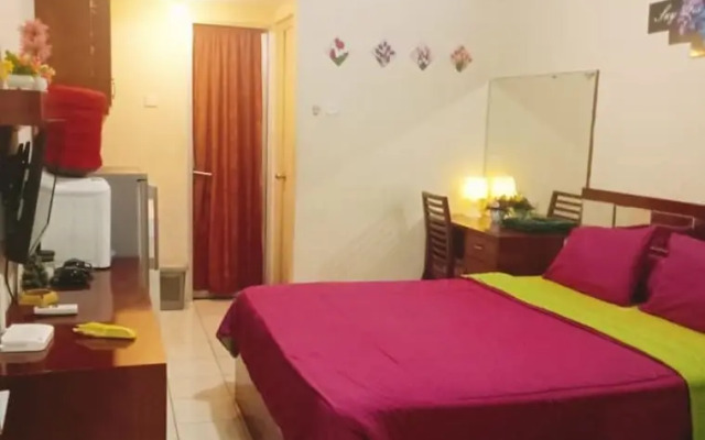 Capital O 93937 Aditya Rooms
