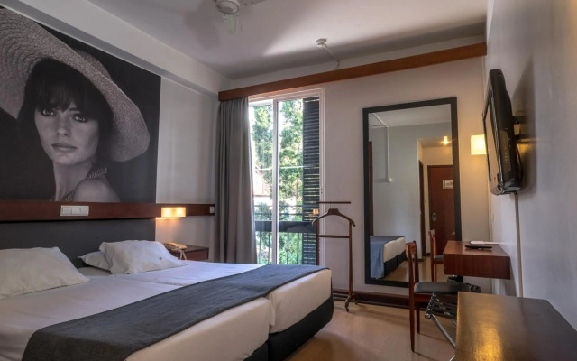 Отель The Editory Garden Carmo Funchal