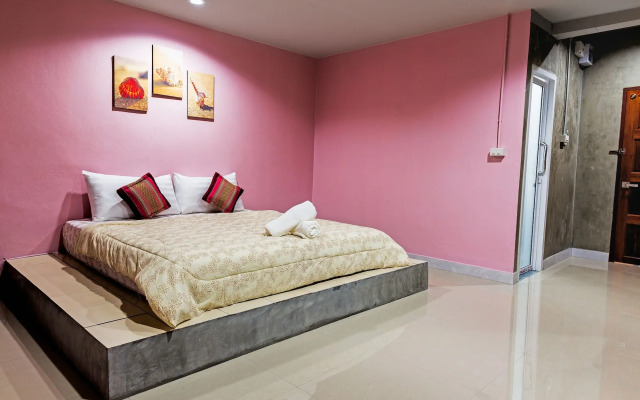 The Guest Hotel - Hostel
