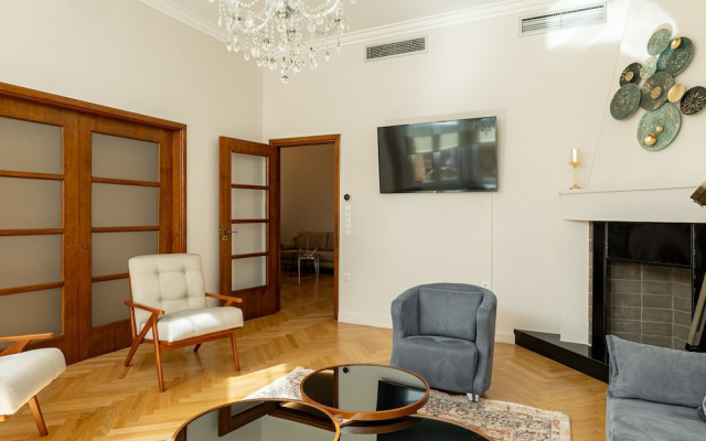 Kolonaki Chic Haven - A Downtown Retreat