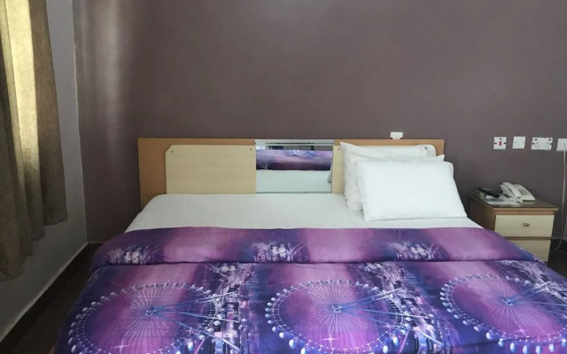 Meadway Luxury Hotels