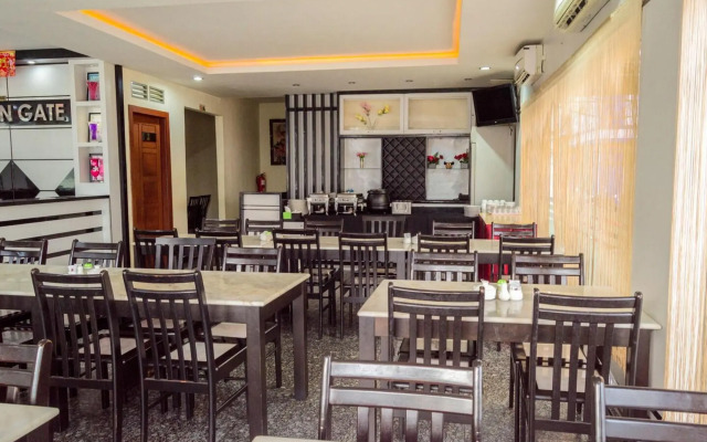 Airy Golden Gate Batam
