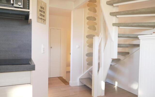 Hafenstraße 4, W1, Esprit 2