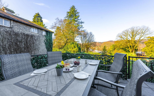 Field House Guest House