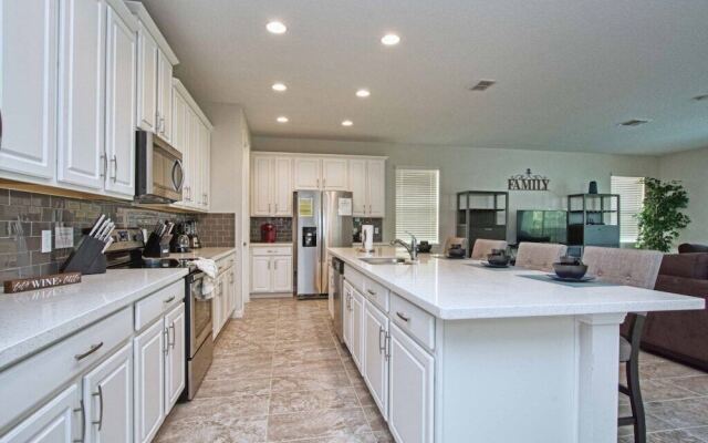 Solara - 9 Bedrooms House W/pool-8100sa Home by Redawning