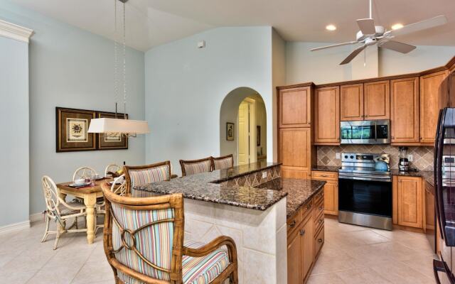 Neapolitan - Newly Renovated 3-BR Luxury Home with Private Pool. Enjoy a Fully Equipped Kitchen and Free Wi-Fi