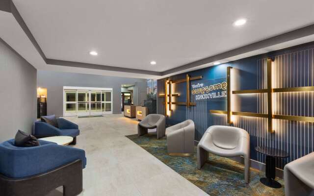 La Quinta Inn & Suites by Wyndham Knoxville Papermill
