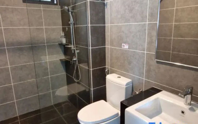 H&W Sunway Onsen Suite S-15-12 near Lost World of Tambun Ipoh – Bathroom – Ipoh