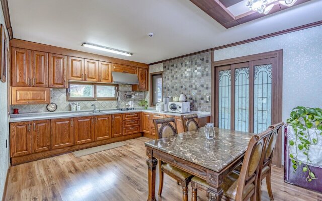 Jeonju Purunsol Pension