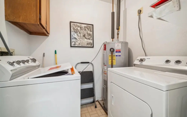 Winterpoint 20 2 Bedroom Townhouse by RedAwning