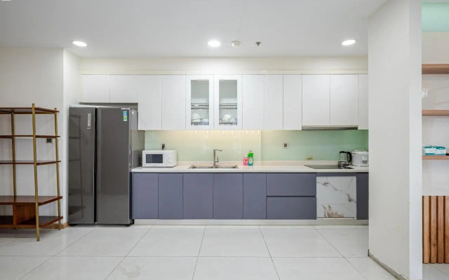 Long Apartment - Vinhomes Golden River