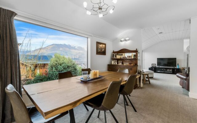 Central Queenstown Luxury Hideaway