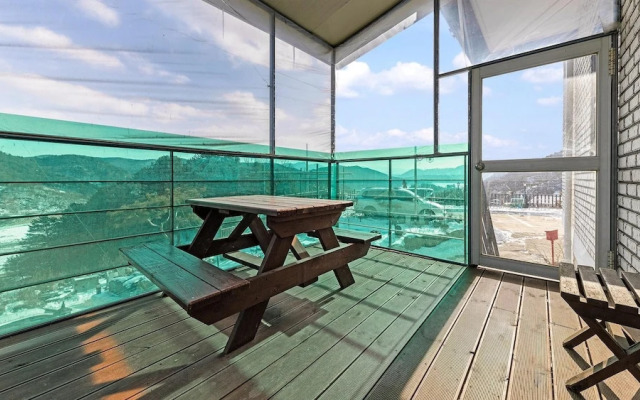 Gapyeong Rangdebyu Pulbilla