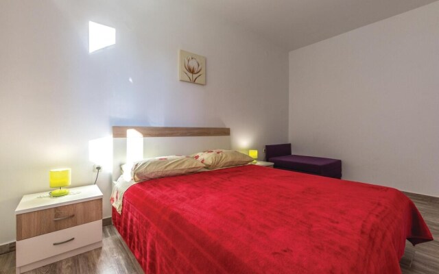 Stunning Home in Podstrana With Wifi and 2 Bedrooms