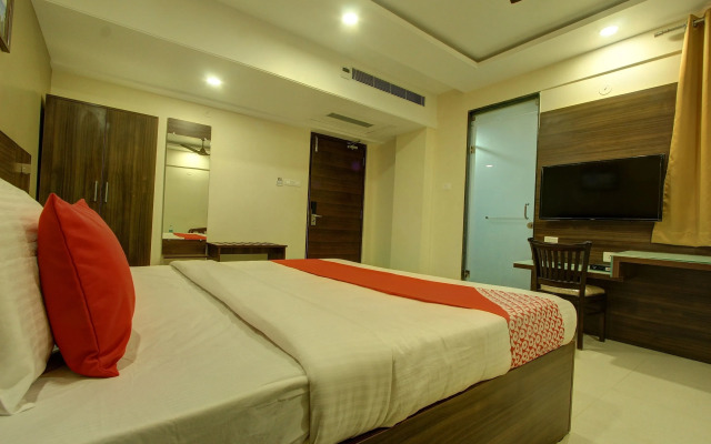 OYO 26698 Hotel Shringar Palace