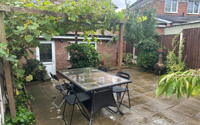 Stunning 4-bed House in Birmingham