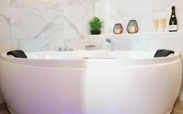 Majord'Home Spa 4*-L'élégance-Balnéo Vieille Ville