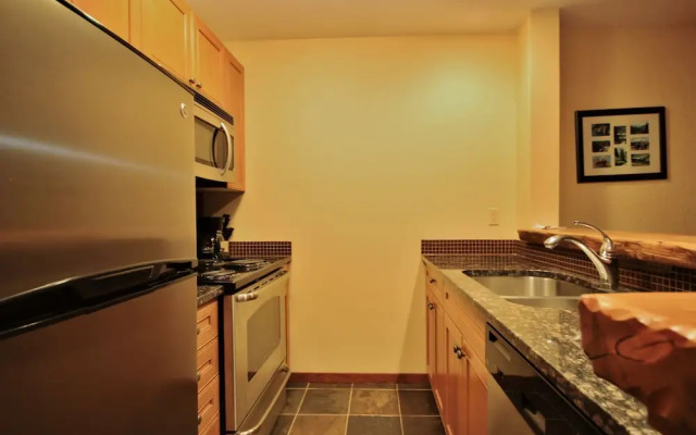 Snow Creek Lodge by Fernie Lodging Co