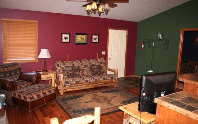 Lazy R Cottages: 17