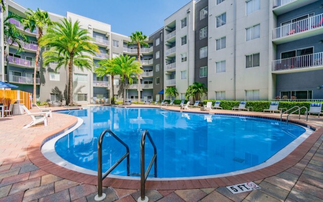 BC-324: Channelside Luxury Apartment